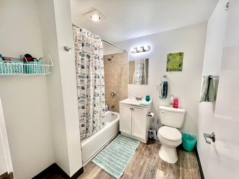 Private Room With Shared Bathroom On The 1St Floor 10 Minutes Walk To University Of Washington 시애틀 외부 사진